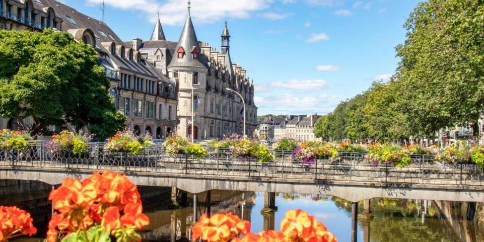 Quimper: T3 Avec Vue Cathedrale Proche Gare Lägenhet Exteriör bild